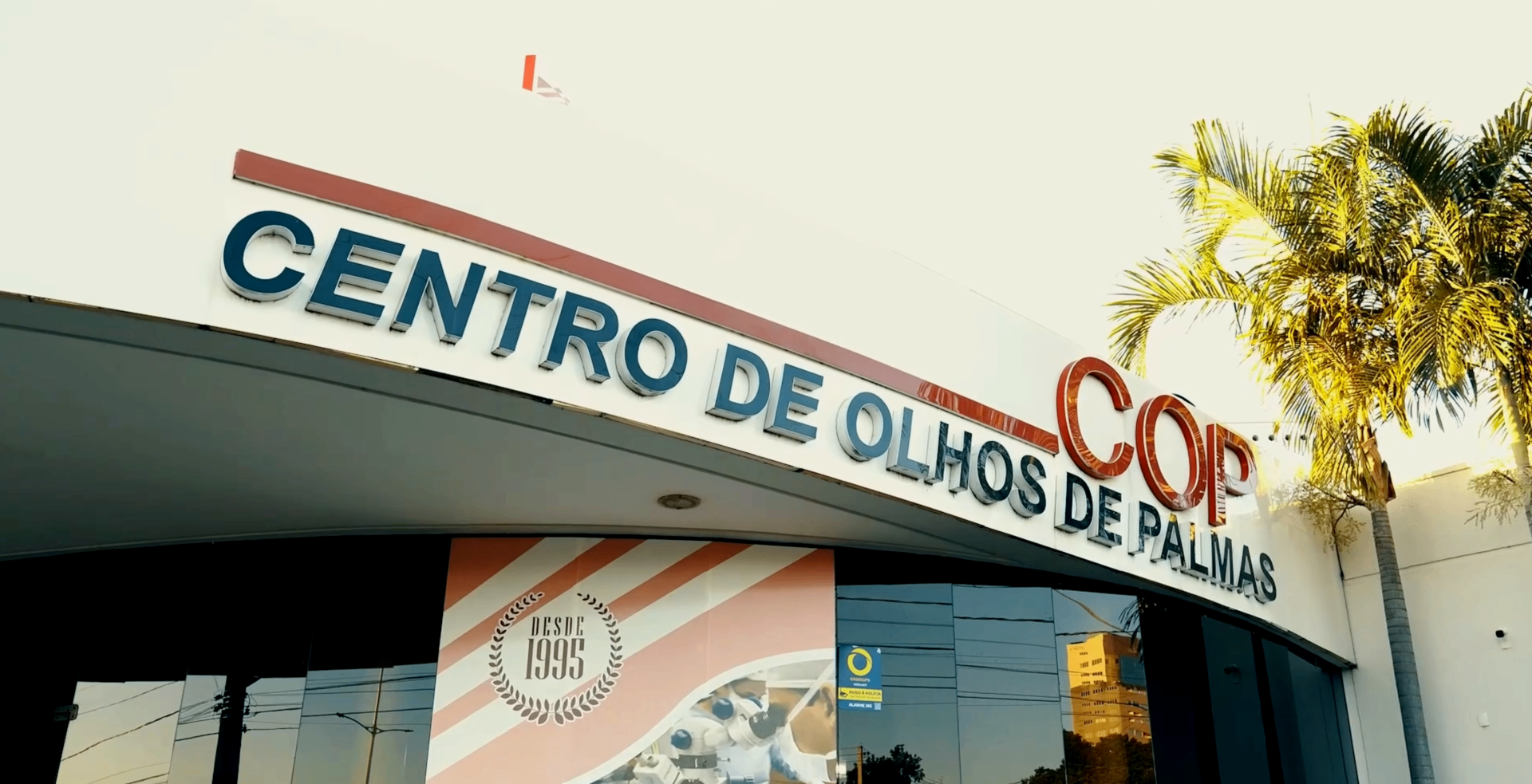 Fachada do Centro de Olhos de Palmas — COP